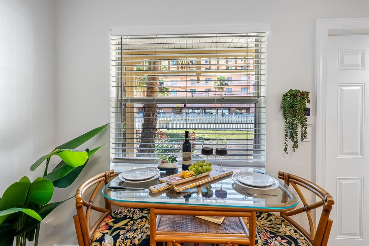 ith thoughtfully arranged seating, this dining area invites you to savor the joys of companionship in a setting that combines style and functionality.