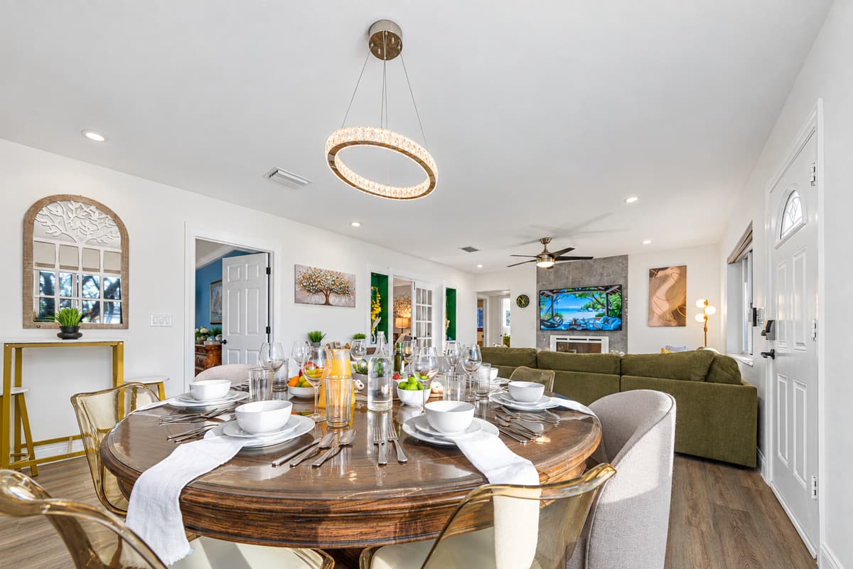 The dining area offers a spacious layout and elegant décor, ideal for family dinners or entertaining guests.