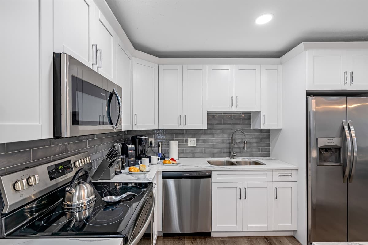 Channel your inner chef while on vacation with your loved ones in this lovely kitchen! Have the best meals during your stay! Book this property now!