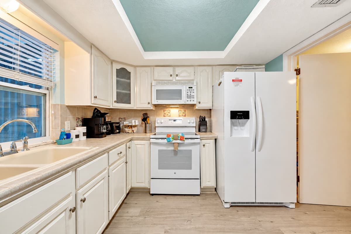 Our kitchen is a true masterpiece that stands ready to transform your cooking experience.