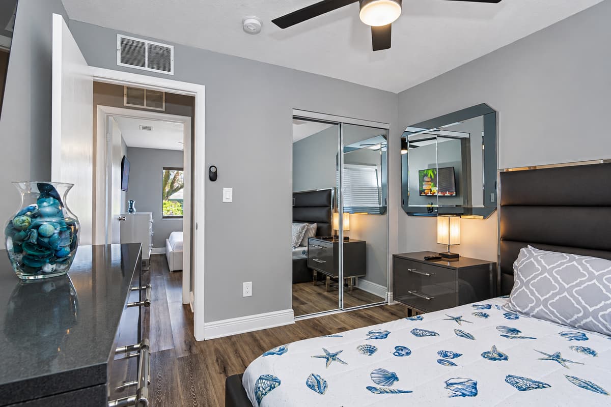 Never worry about the comfort when you sleep in this immaculate bedroom! It has a queen sized bed, full mirror closet and its own TV! Book this property now!