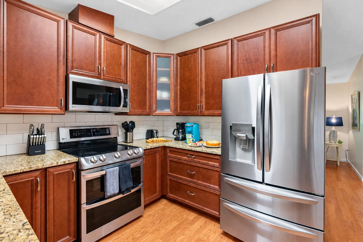 The layout emphasizes efficiency, ensuring that each tool and appliance is easily accessible, thereby streamlining the cooking process.