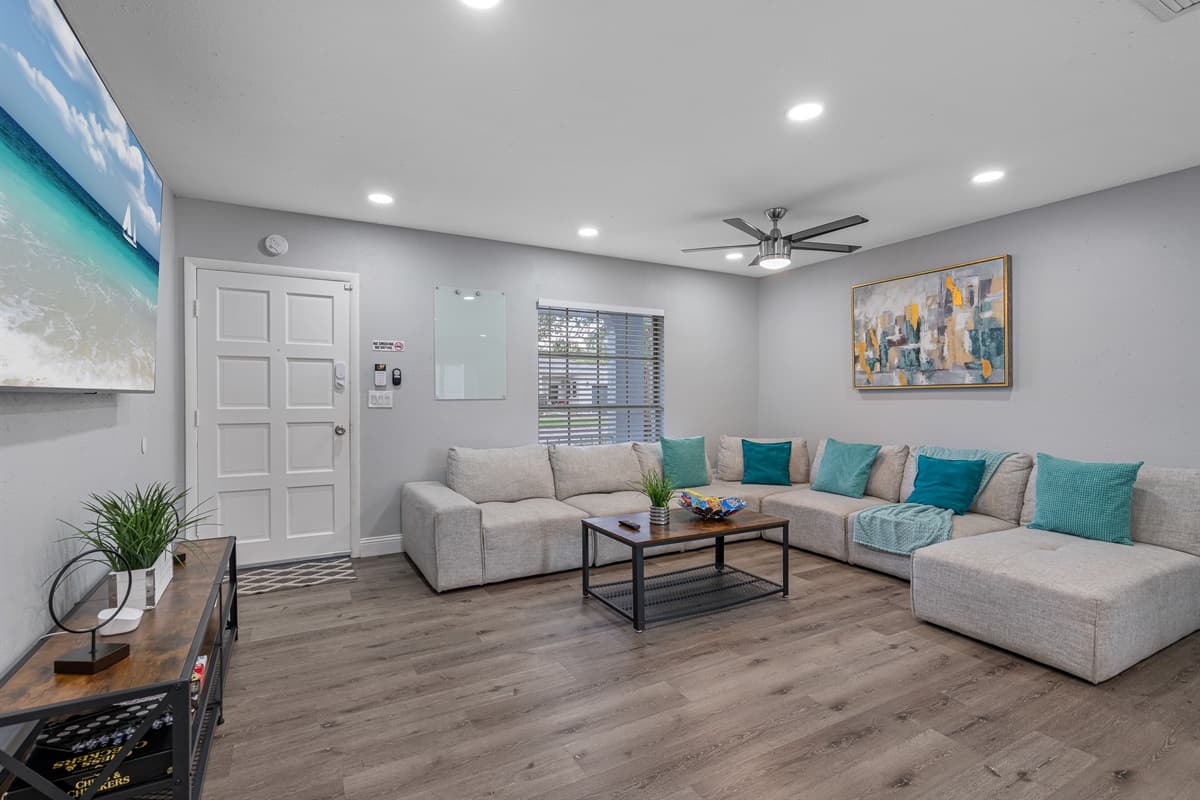 Feel the most relaxed without feeling cramped in our incredible living area that has a comfortable L-shaped couch and smart TV! Inquire now!