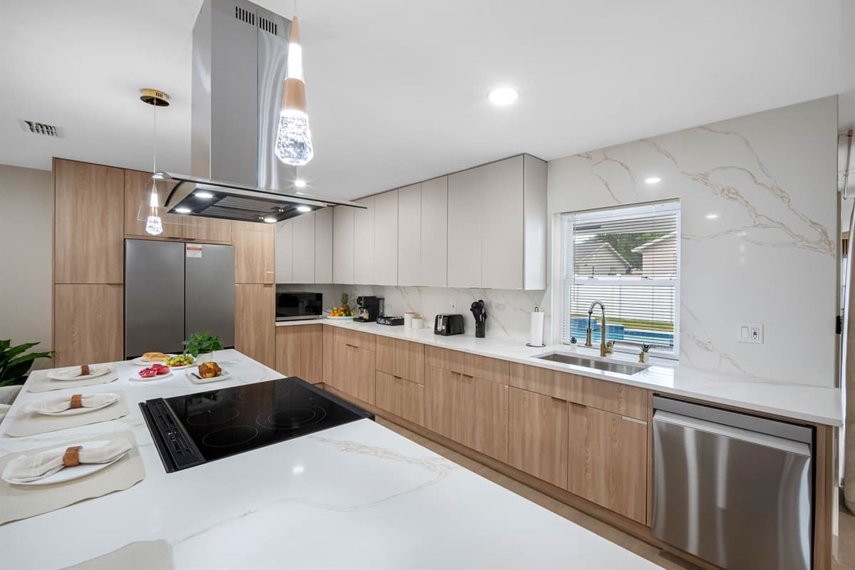 A beautiful kitchen designed for those who love to cook, entertain, and enjoy life’s simple pleasures.