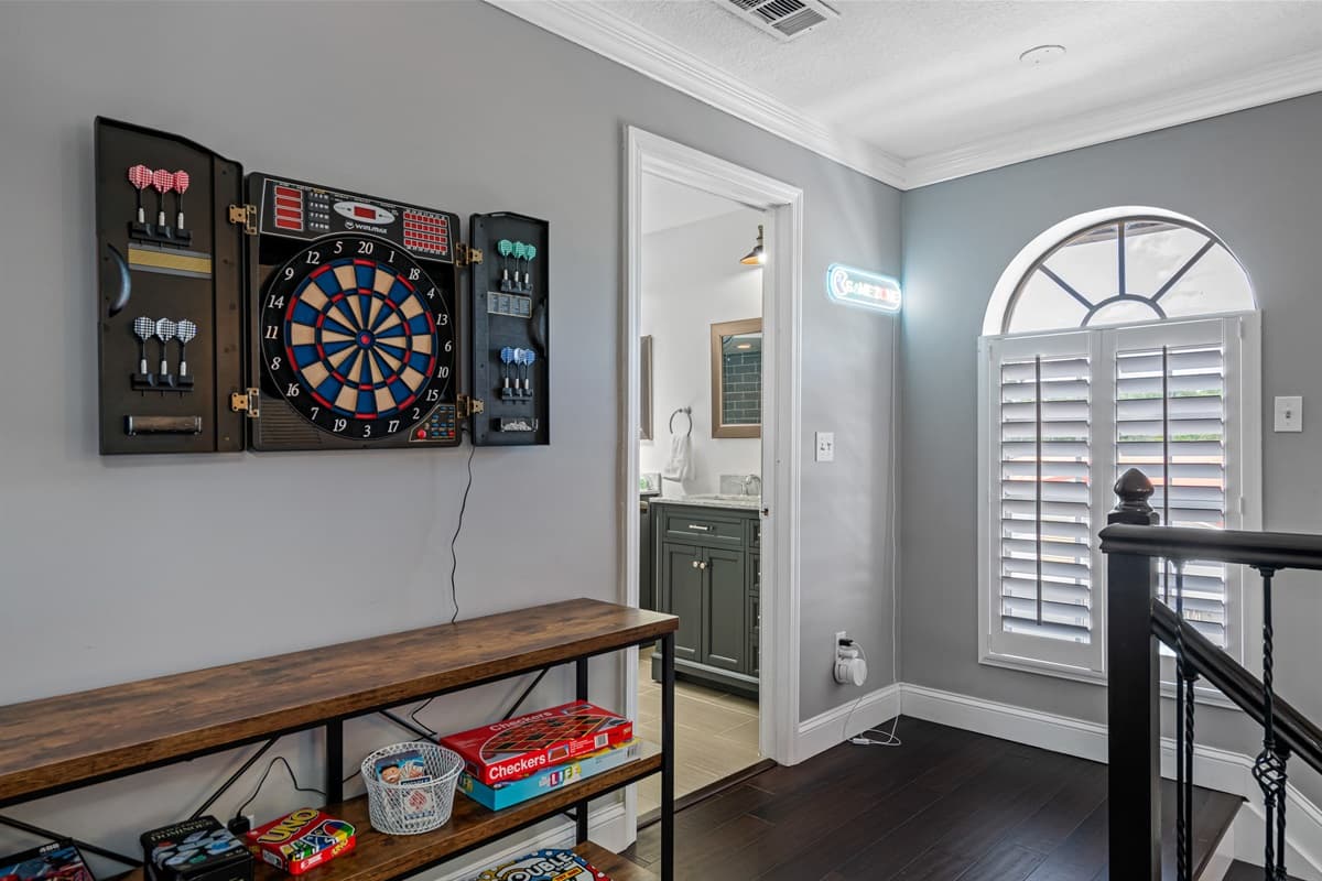 Are you ready to hit the bullseye? Enjoy an exciting and action-packed dart session that will test your aim, accuracy, and strategy.