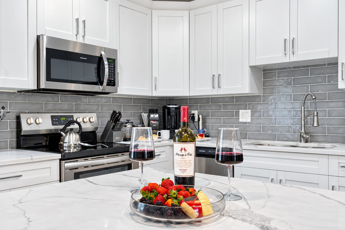 Make memories and great food in this beautiful property that has a modern fully equipped kitchen. Channel your inner chef and have great meals with family and friends.  If you are interested in this property, send us a message!