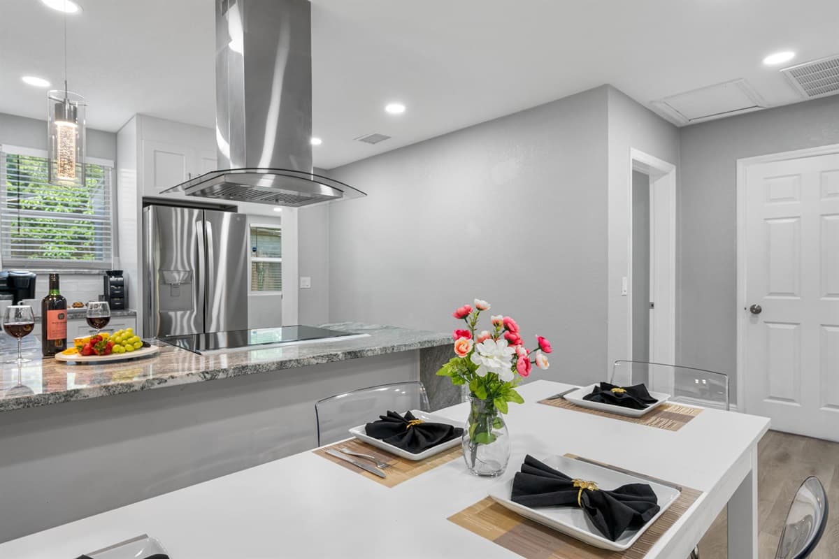 The open layout ensures that the cook can stay connected with guests while preparing meals, fostering a sense of togetherness and interaction.