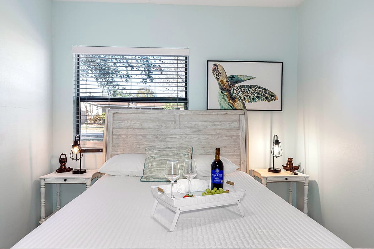 This cozy room features a comfortable double bed, ideal for extra guests or family members.