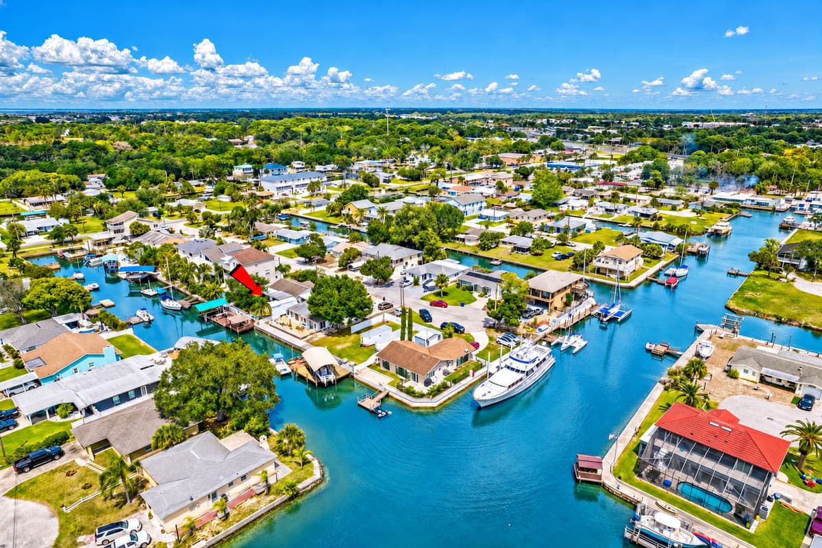 Aerial view of the neighborhood and the beautiful spots in the area surrounding the property. Who wouldn't love that? Have questions? Send us a message now!