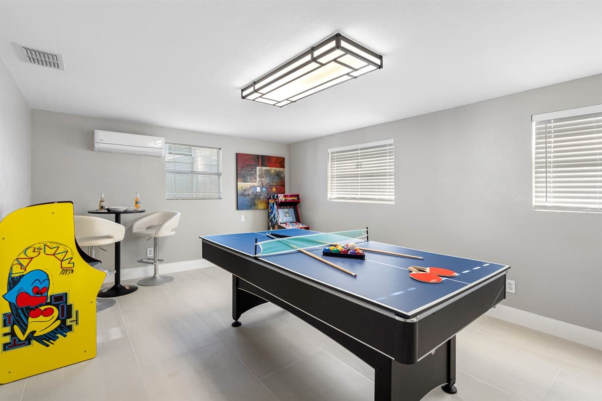 Great entertainment area with Pool table. Have fun and enjoy with family and friends while playing games. Tell us what you think about the property.