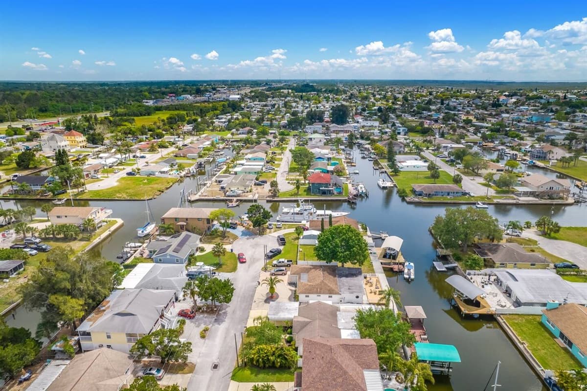 Aerial view of the neighborhood and the beautiful spots in the area surrounding the property. Who wouldn't love that? Have questions? Send us a message now!