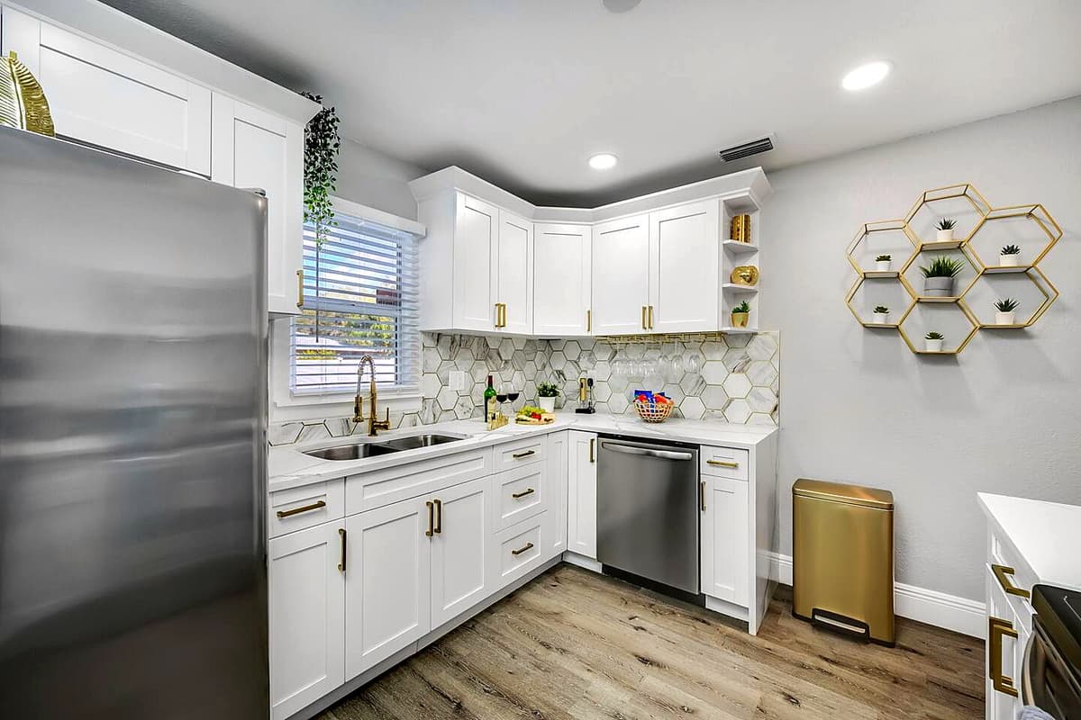 This beautiful property has a huge modern refrigerator to store foods and beverages. Never worry about where to store foods you've prepared for the entire trip. If you think this property suits your needs, send us a message now!