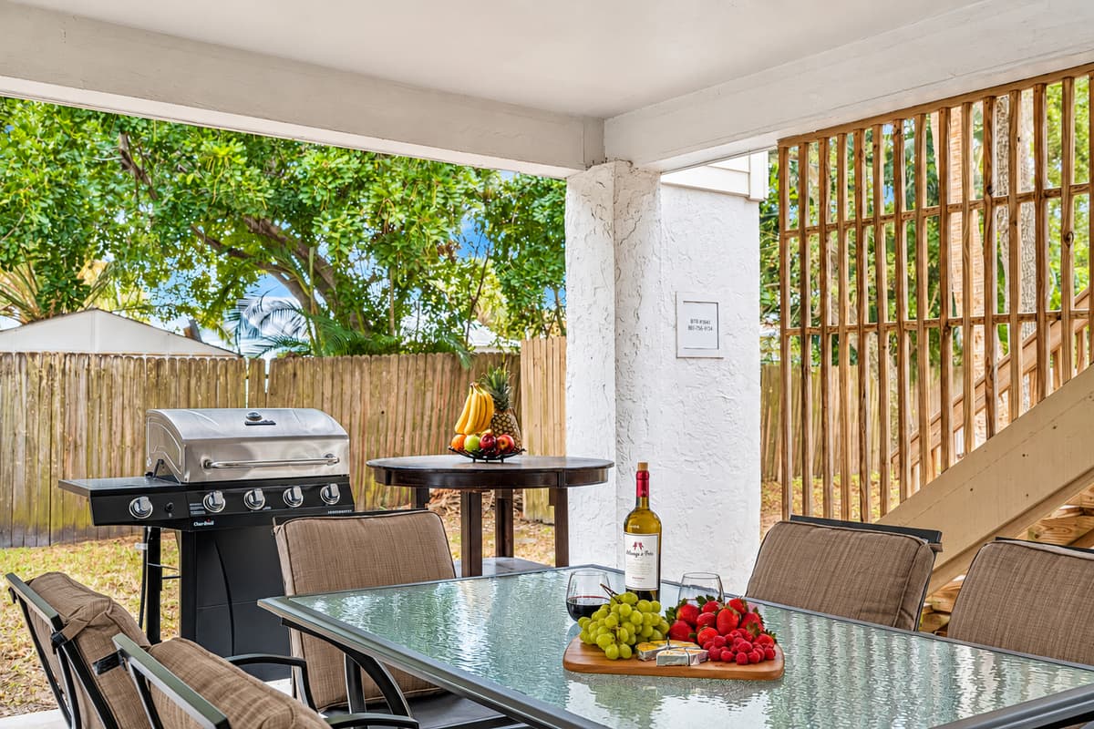 Whether you seek tranquility, camaraderie, or both, our outdoor common space with comfortable furniture and a grill offers the perfect escape.