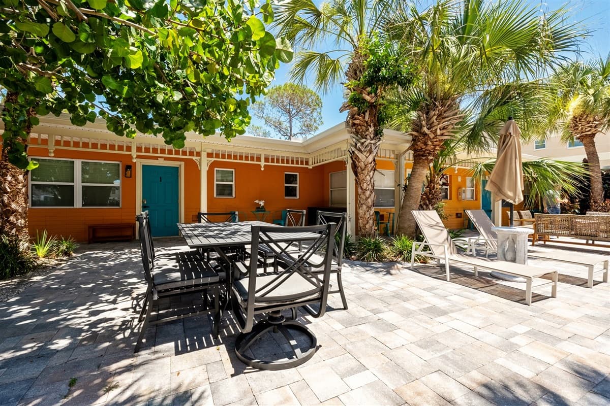 For a more casual relaxation experience, you'll find several loungers ideal for sunbathing or enjoying a good book.