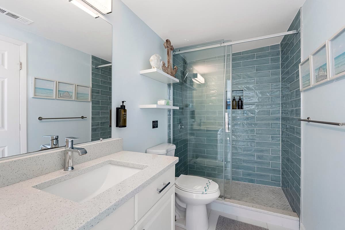 This beautifully designed modern bathroom offers a stylish and functional space for your daily routine.