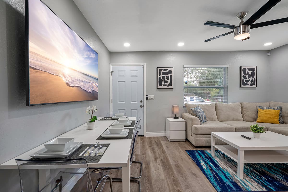 Our beautiful living area has a smart TV and a comfortable and modern L-shaped couch. So you don't have to worry about missing an episode of your favorite series while on vacation while relaxi