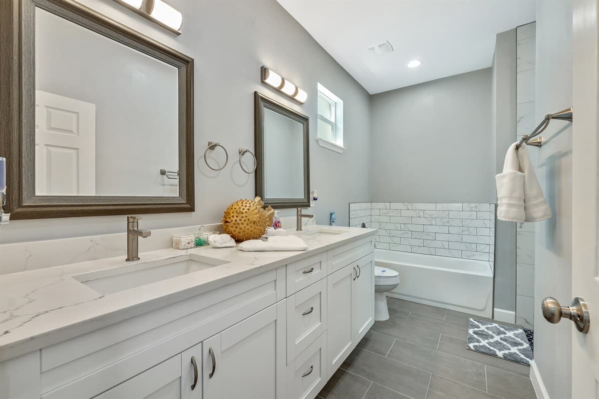 These pristine surfaces not only add a touch of elegance to the environment but also provide a clean and hygienic backdrop for your relaxation.