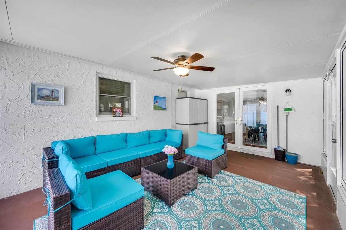 Our patio area is great for enjoying the lovely outdoors and beautiful scenery! Feel the comfort nature gives while on vacation with us. Don't hesitate to ask us a question.Send us a message now!