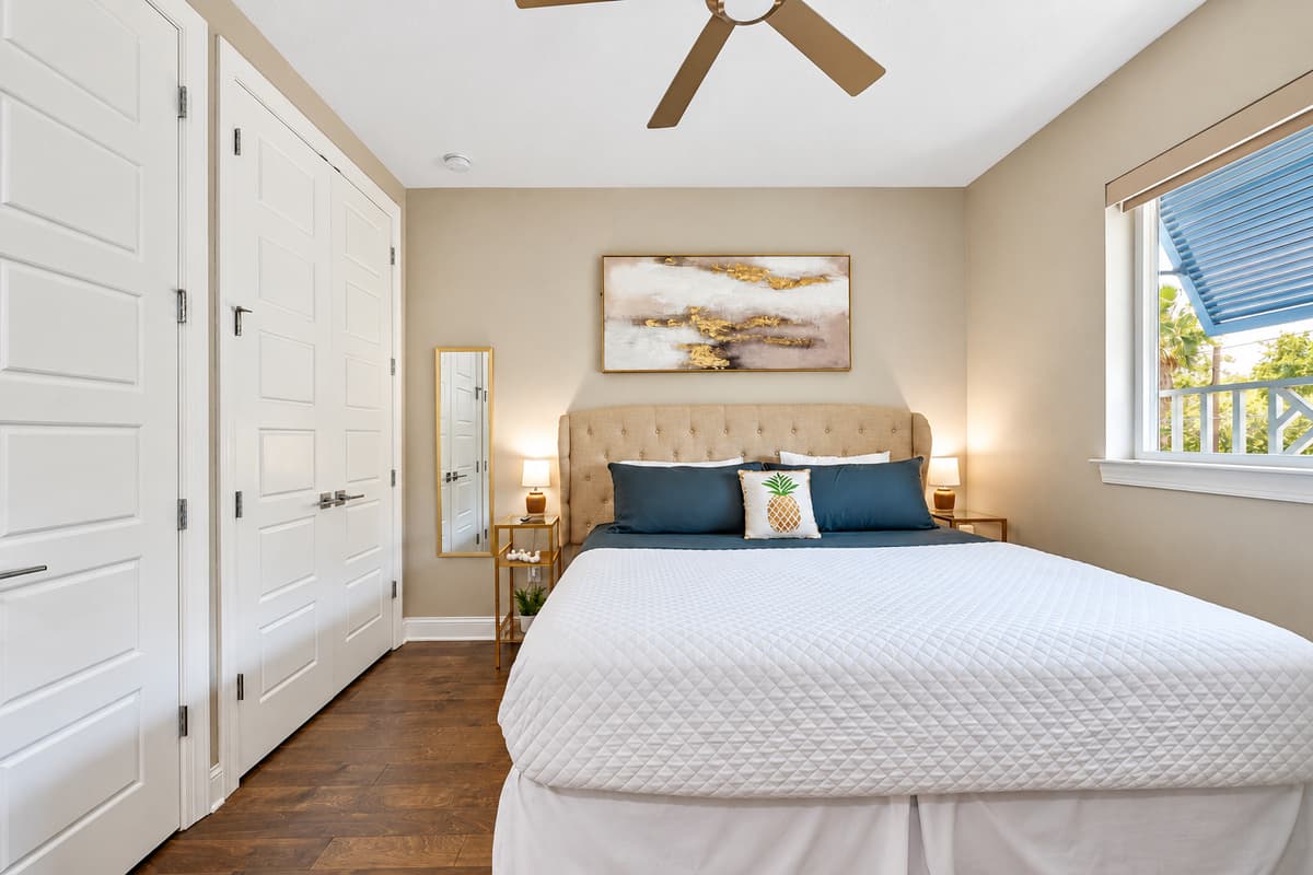 The centerpiece of the room is the lavish king-size bed, featuring premium bedding that invites you to sink into its cloud-like embrace.