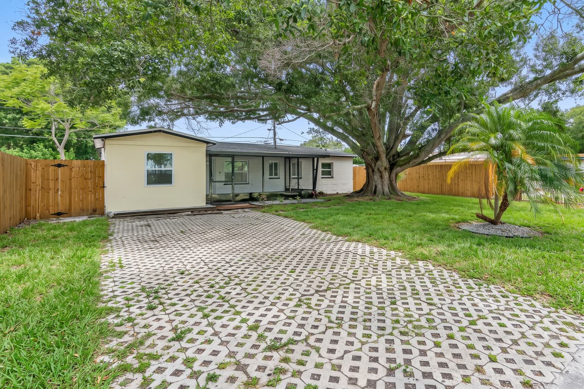 You would love this immaculate house if you love spending time outdoors too!