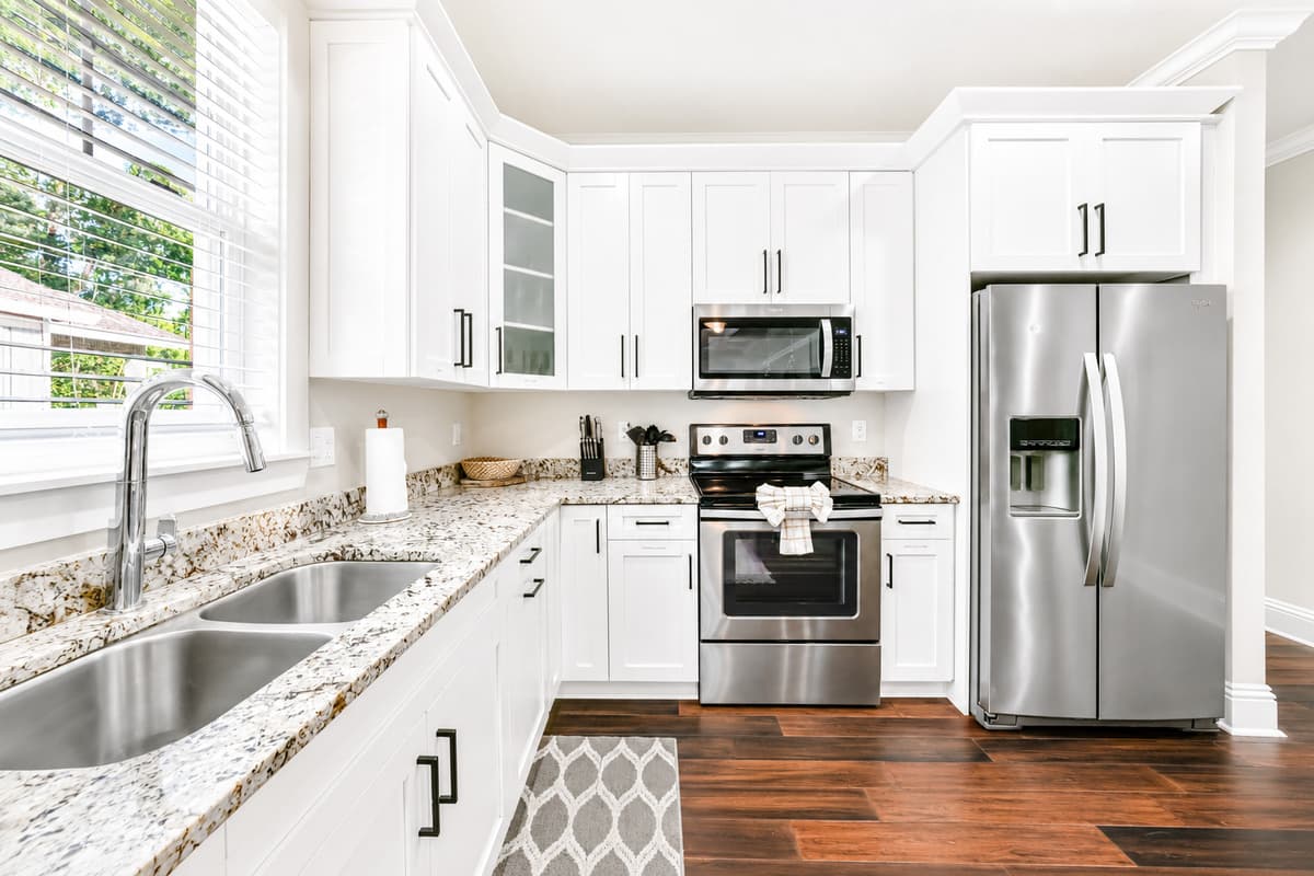 Everything you need to prepare breakfast, lunch, or dinner, including full-size appliances and essential cookware.