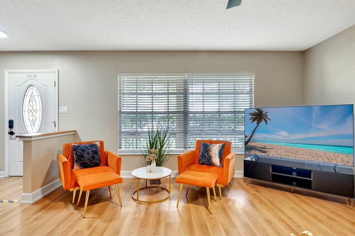 This living room provides the perfect backdrop for your moments of leisure and connection.