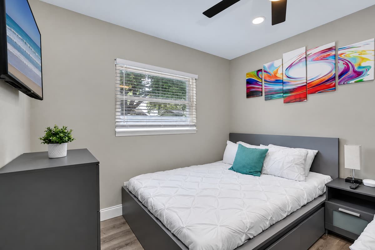 Love sleepovers? This room is perfect for you! It has single over twin bunkbed, queen sized bed, smart TV, and drawers for storage. Inquire now!