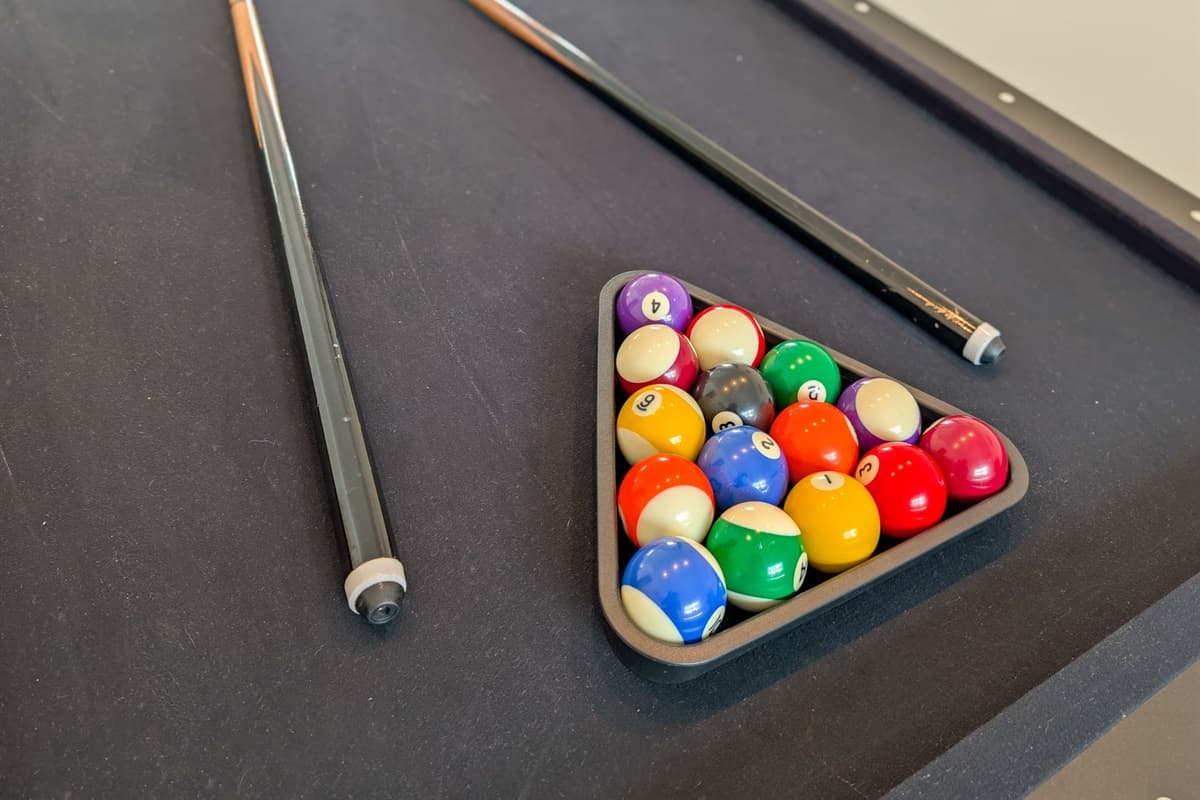 Perfect for teens or night owls — sleep, stream, and play pool all in one space.