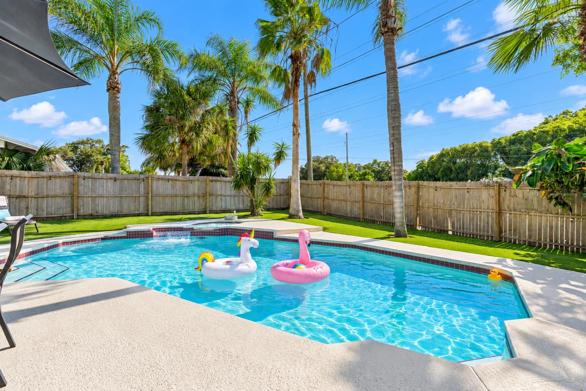 With its gentle entry steps, the pool is easily accessible for guests of all ages, making it perfect for families, couples, or groups of friends.