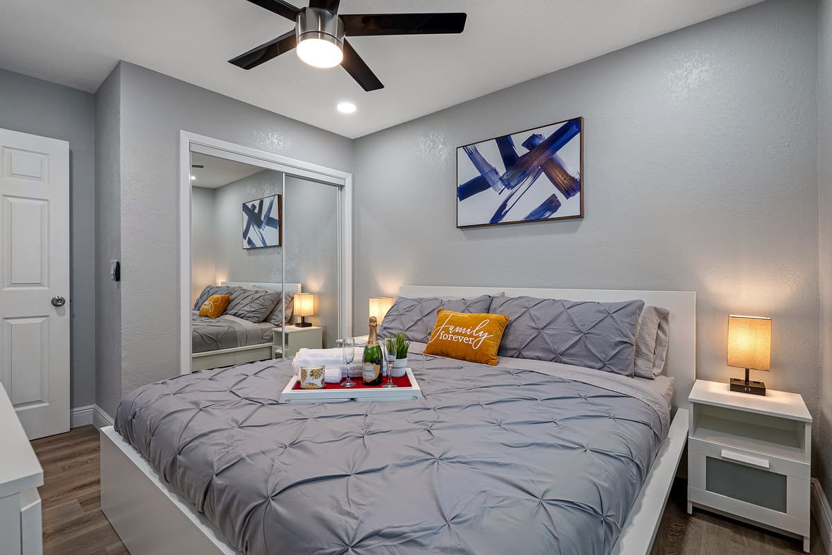 Feel comfort of staying at your home far from home. This immaculate bedroom has queen size bed, smart TV and full length mirror closet. 
