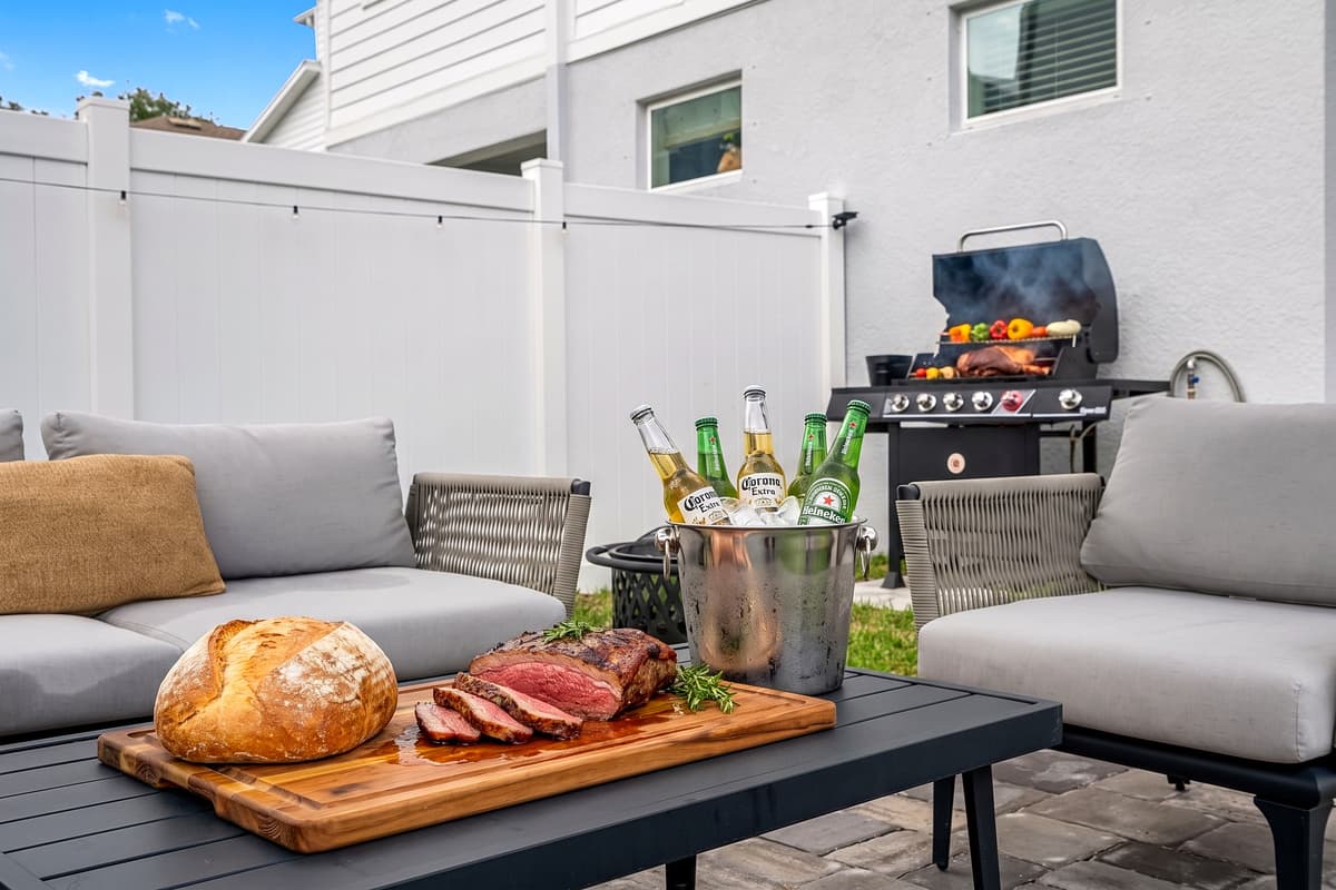 Whether you’re seeking a romantic getaway, a family vacation, or a solo retreat to reconnect with yourself, this tranquil oasis provides the perfect setting.