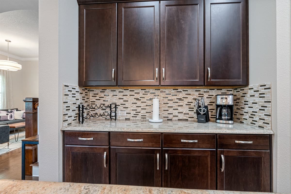 Who doesn't love a good cup of coffee in the morning? Or tea for that matter? Or toast for breakfast perhaps? Our kitchen is equipped for you guys! If you have any questions, don't hesitate to send us a message!