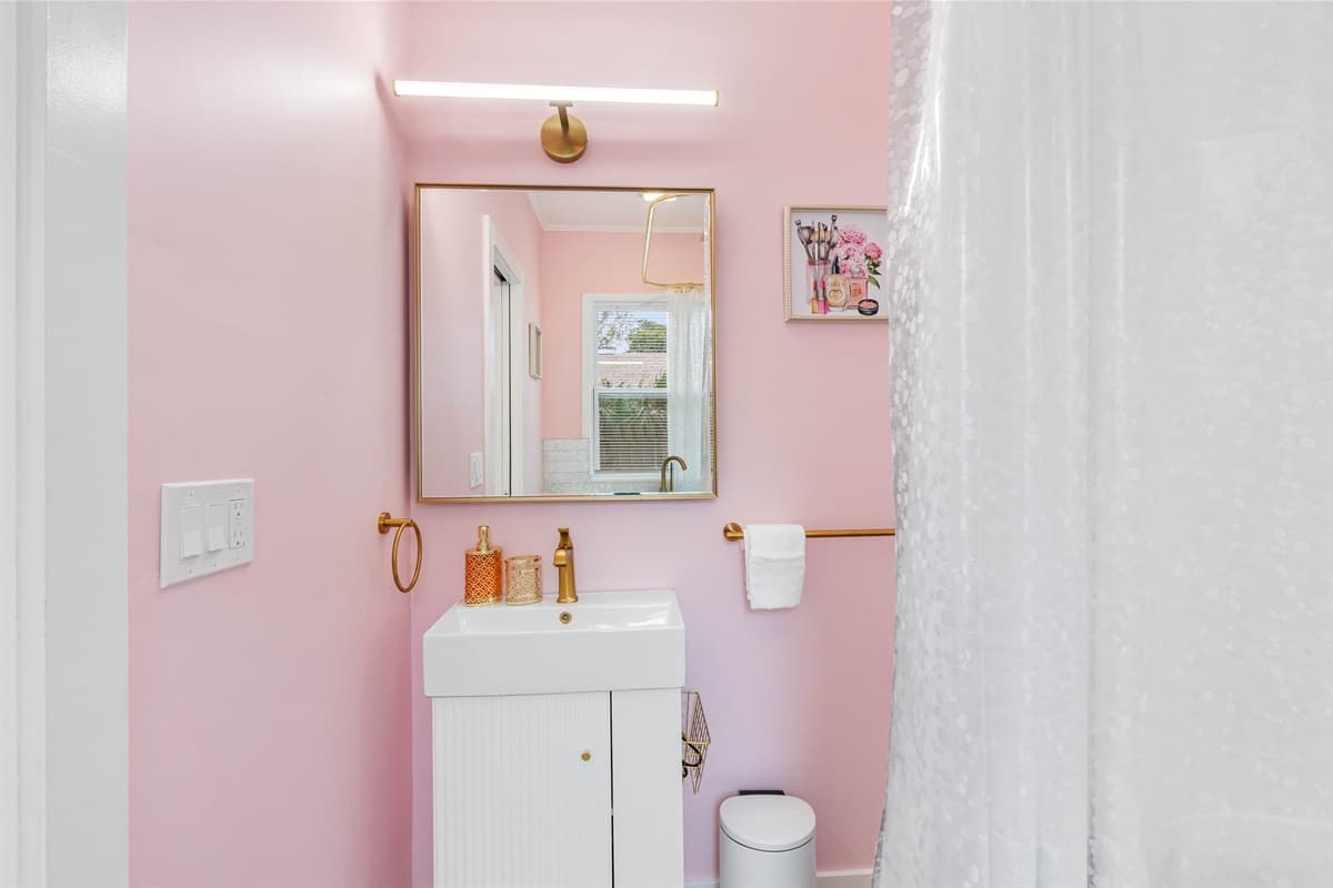 The space is designed with functionality in mind, offering everything you need for a relaxing and rejuvenating experience.