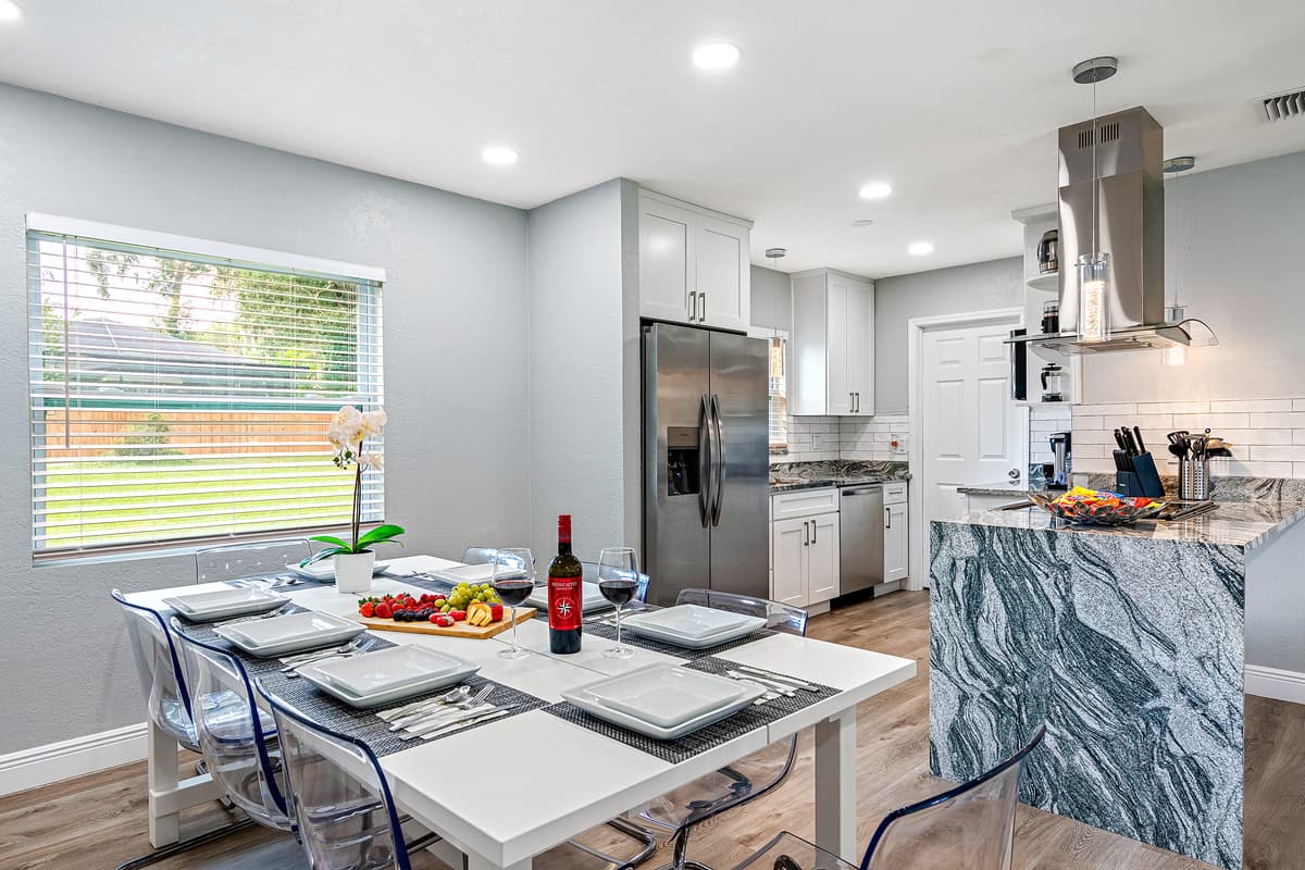 Bond over food prepared with love! Who wouldn't love this beautiful open space for dining area and kitchen? Send us a message now!