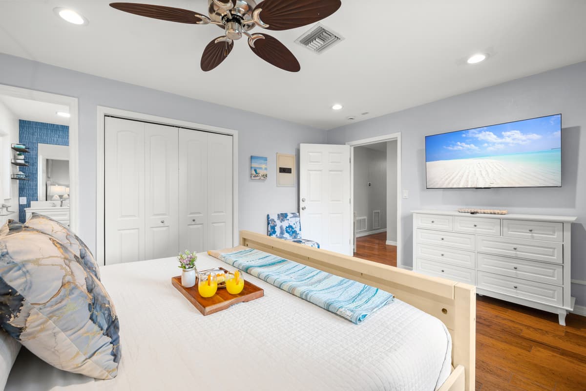 Bedroom details at Flamingo Palms.
