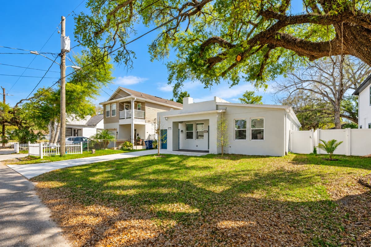 This exterior house aims to capture the essence of a well-maintained and thoughtfully designed home. 