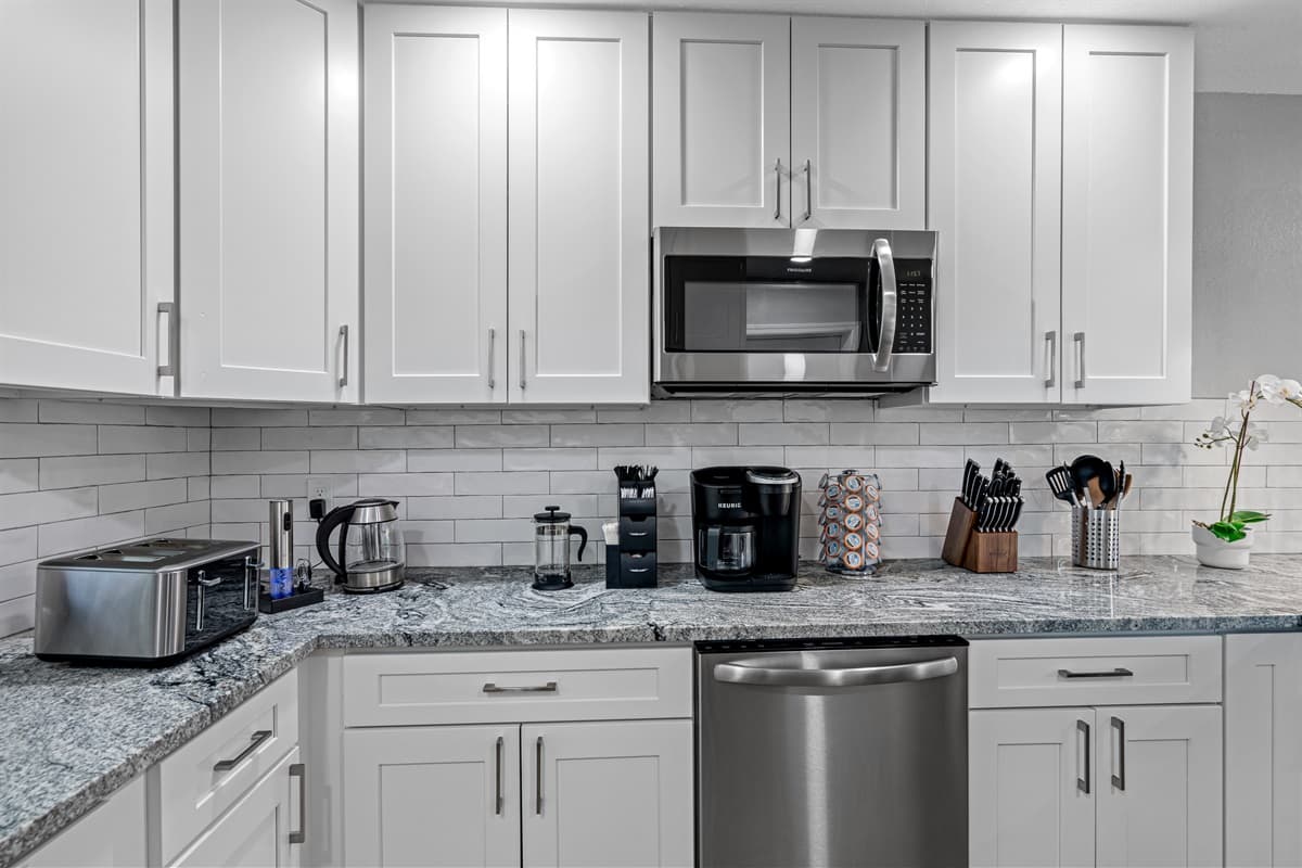 Our stunning kitchen has everything that you would need to prepare your favorite meals any time of the day. Nothing beats home cooked meals with family and friends. Book this property now!