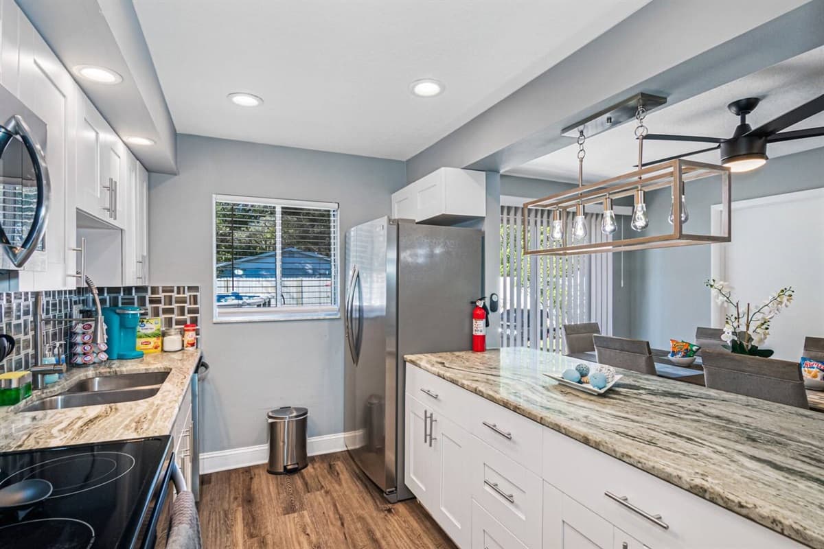 This beautiful property has a huge modern refrigerator to store your foods and beverages. Never worry about where to store foods you've prepared for the entire trip. If you think this property suits your needs, send us a message now!