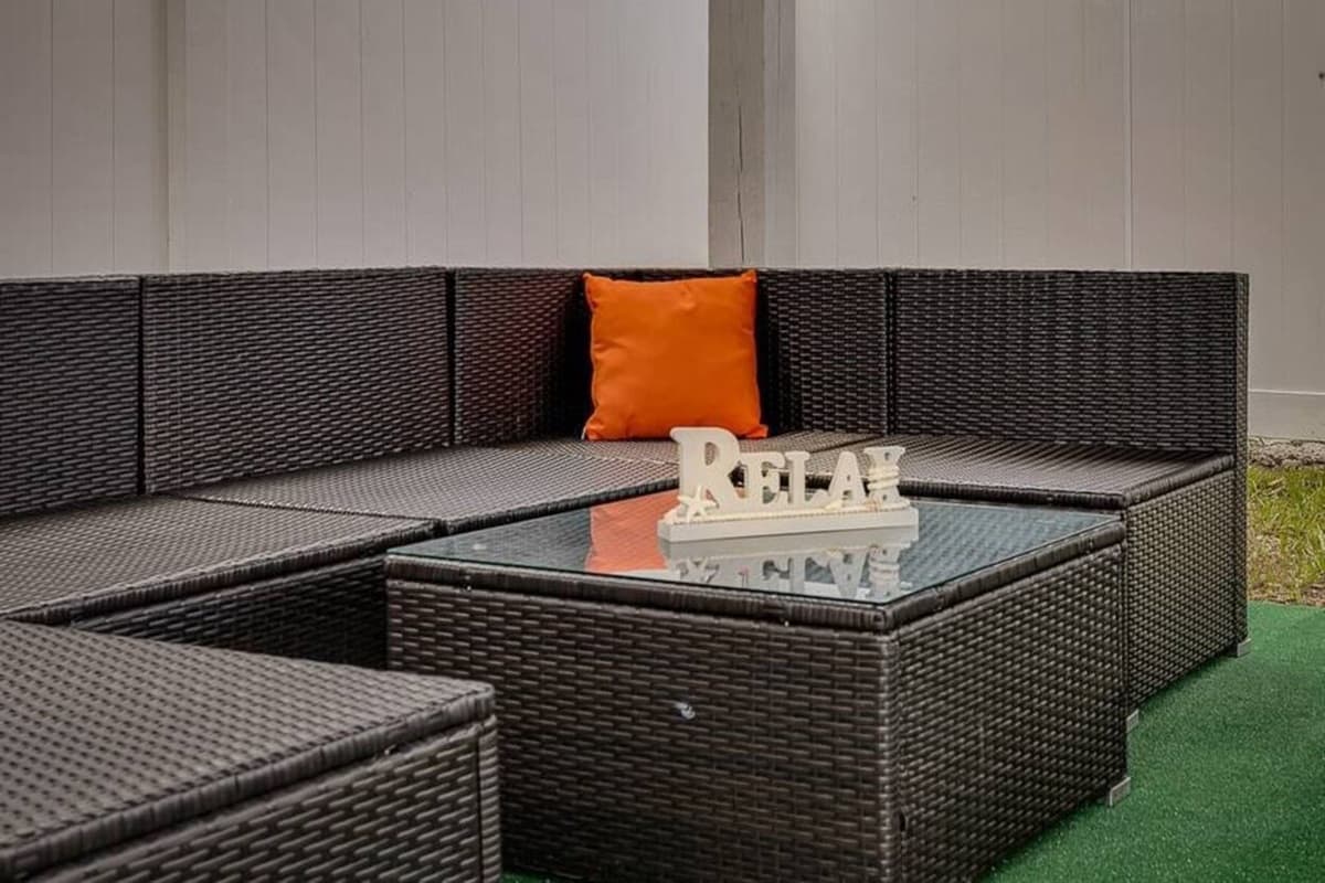 Tired of the indoors? You would love our beautiful seating area. Relax and share stories with family and friends while having a cup of coffee or tea. If you are interested in this property, send us an inquiry now!