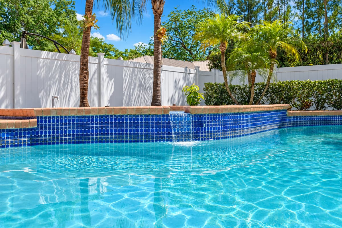 With its irresistible allure and unbeatable atmosphere, our pool area is the perfect place to relax, refresh, and recharge.