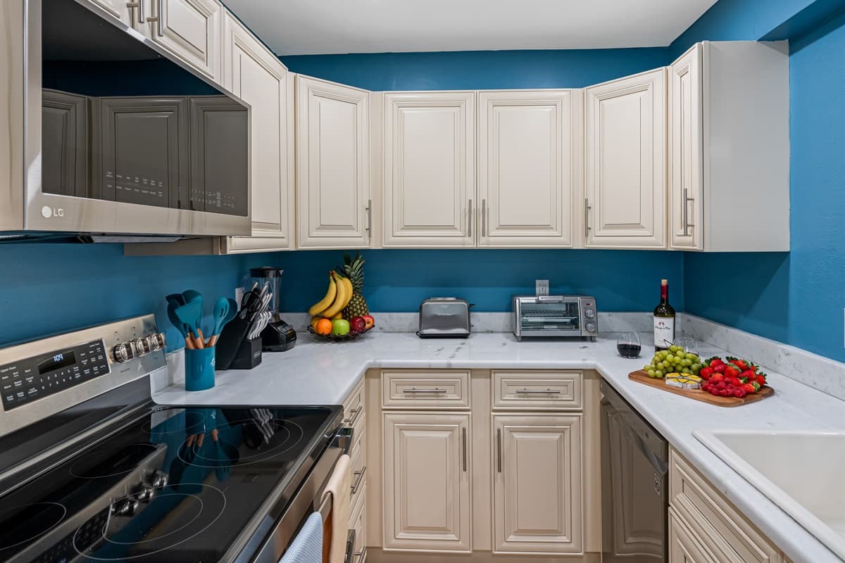 The clean lines and minimalist aesthetic create a sense of spaciousness, allowing you to navigate the kitchen with ease while maintaining a clutter-free environment.