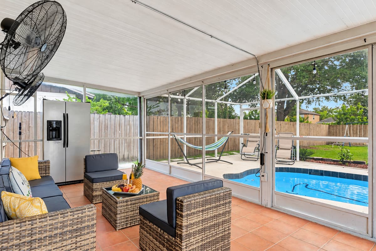 Our spacious common area boasts generous seating arrangements that beckon you to unwind and connect with the great outdoors.