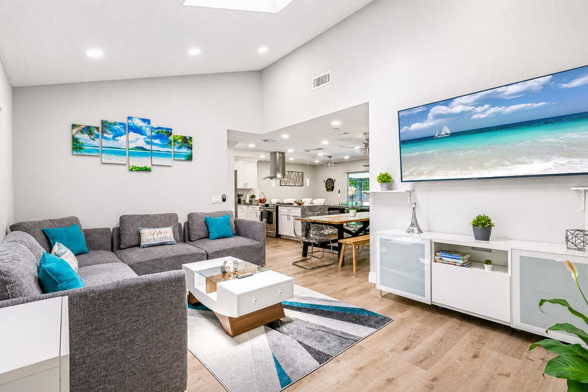 Worried about not getting the sleep and relaxation you deserve during your vacation? This gorgeous bedroom will surely make you feel at home and give you the greatest sleep while you're away from the comfort of your home. Send us an inquiry now!