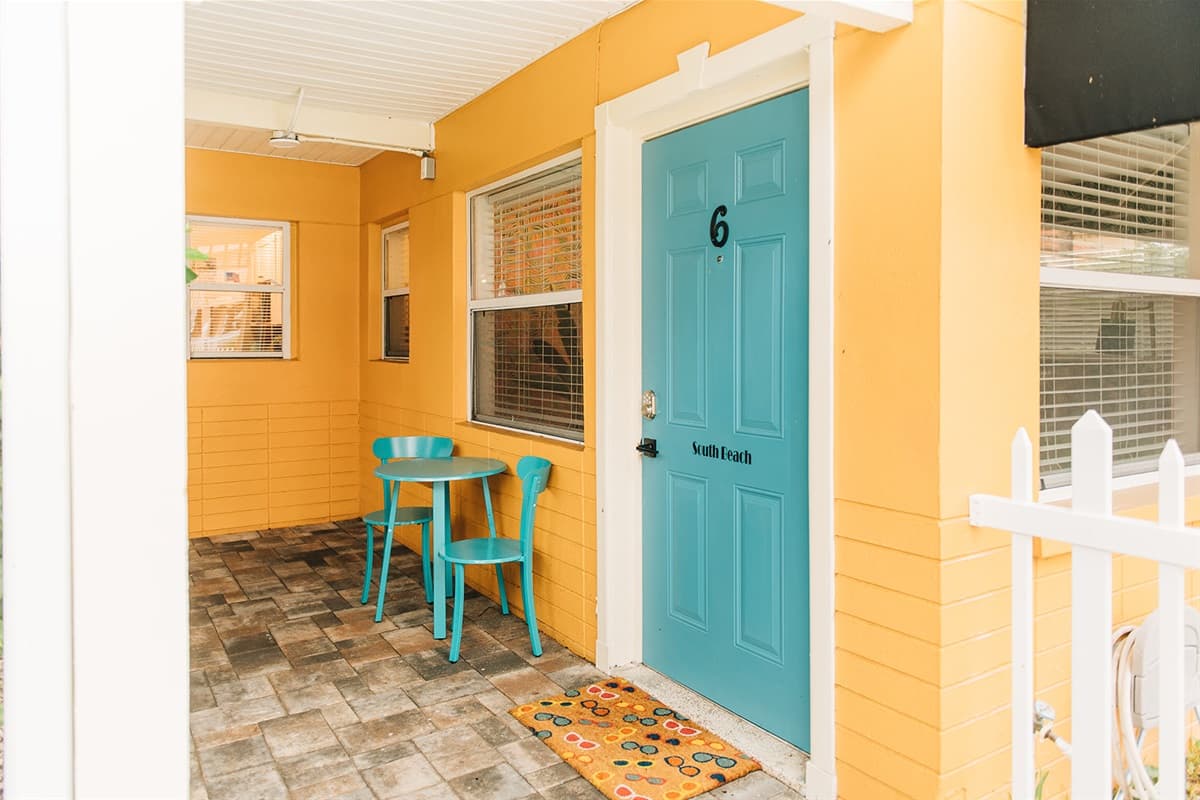 Immerse yourself in the blend of style, comfort, and the easygoing atmosphere of Indian Rocks Beach!